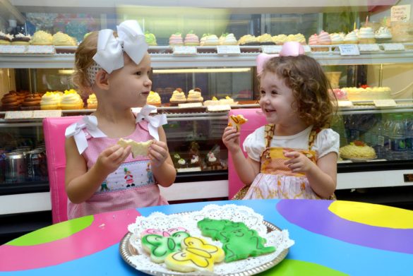 two-little-tourists-dining-on-cookies-at-Cakes-By-Debbie-on-the-Square-in-downtown-LaGrange.-Photo-by-Lee-Cathey.-But-credit-not-necessary1 LaGrange-Troup County, GA